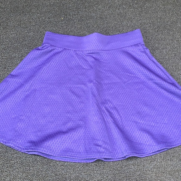 Skater Skirt - Picture 1 of 3